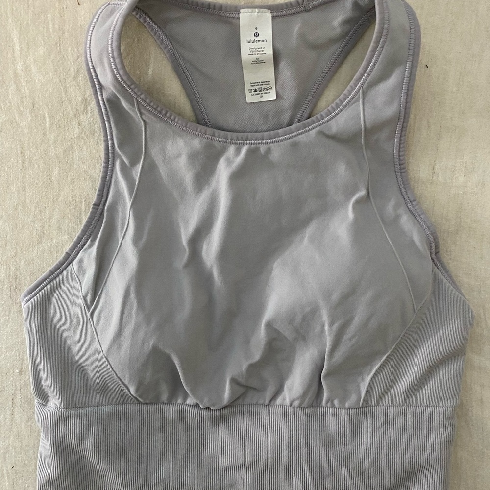 Lululemon sports bra/top